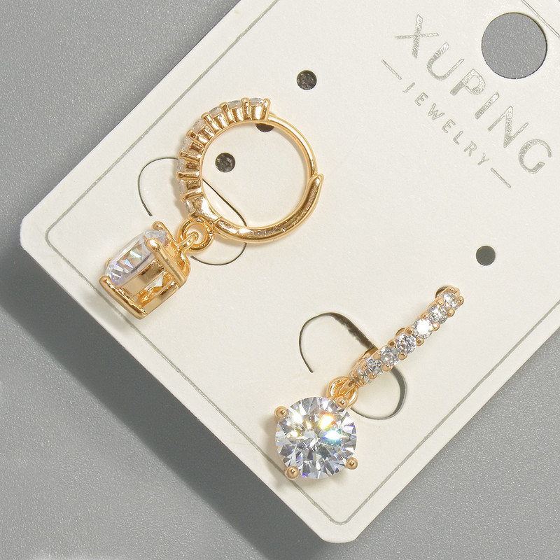 Xuping Earrings with White Rhinestones and Crystal, diameter 7mm+/- 18K gold plated