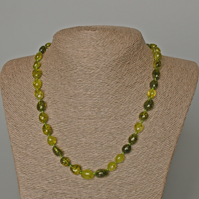 Necklace Olive Crystal (Tinted to Resemble Peridot) Tumbled, Diameter 9x12mm+/-, Length 48cm+