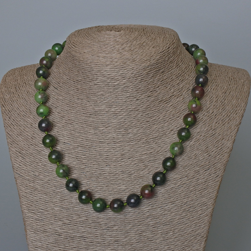 Necklace of natural zoisite beads, smooth round beads 10.5 mm, length 51 cm