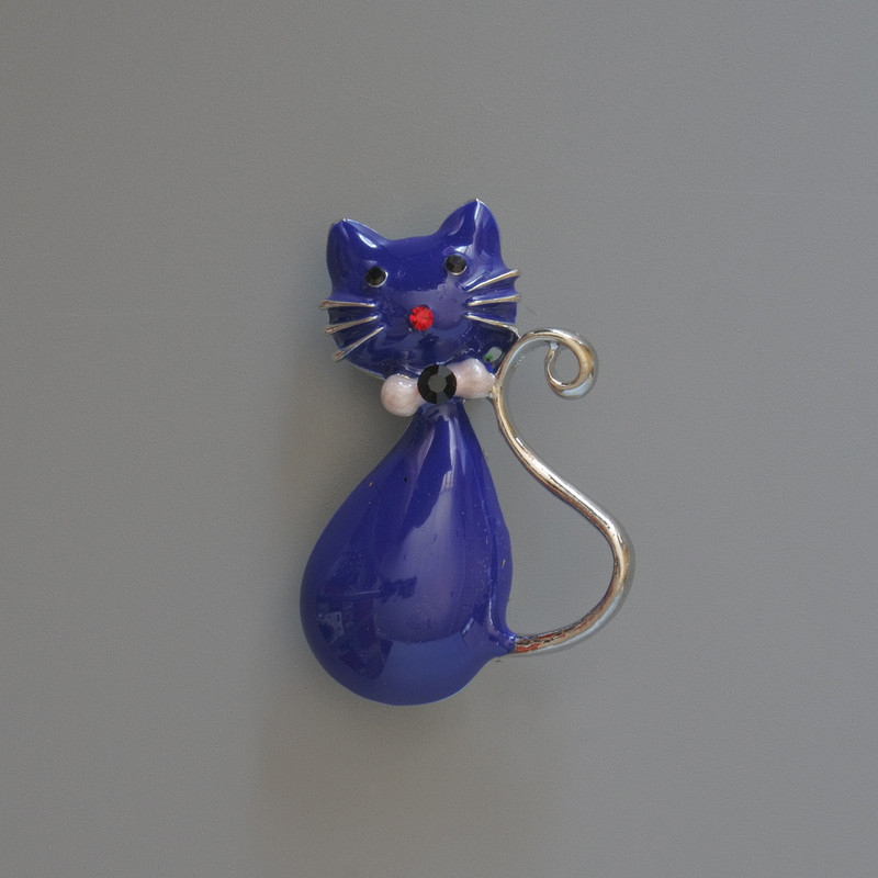 Cat Brooch Pendant, Blue Enamel, Rhinestones, Silver-Tone Metal, 25x39mm