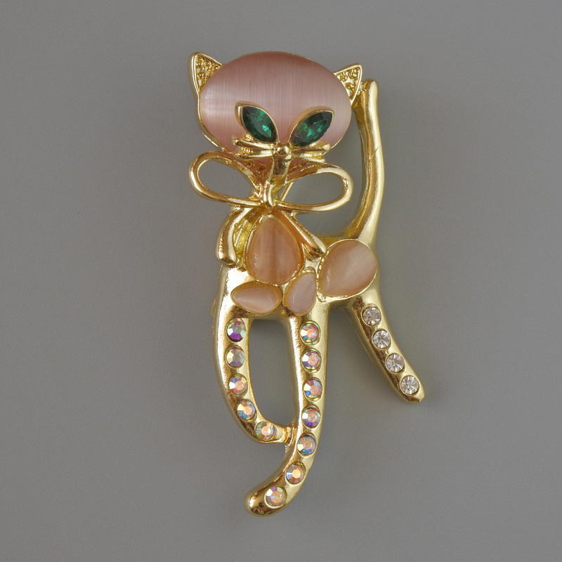Kitten Brooch Pendant, Pink Cat's Eye, Green Crystals, Pink and White Rhinestones, Gold-Tone Metal 25x55mm
