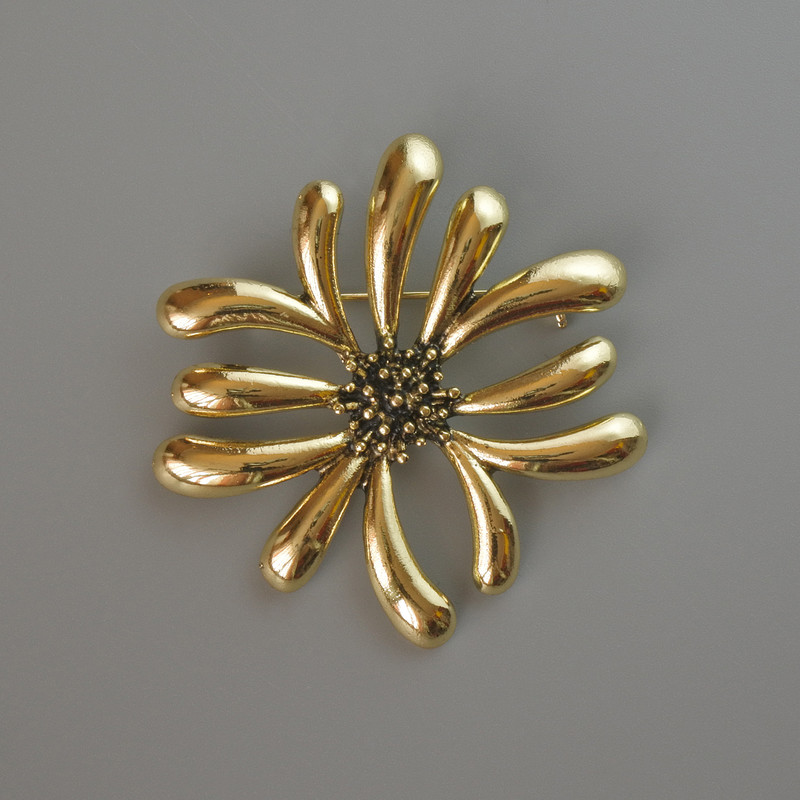 Flower Brooch Pendant, Gold-Tone Metal 49x50mm