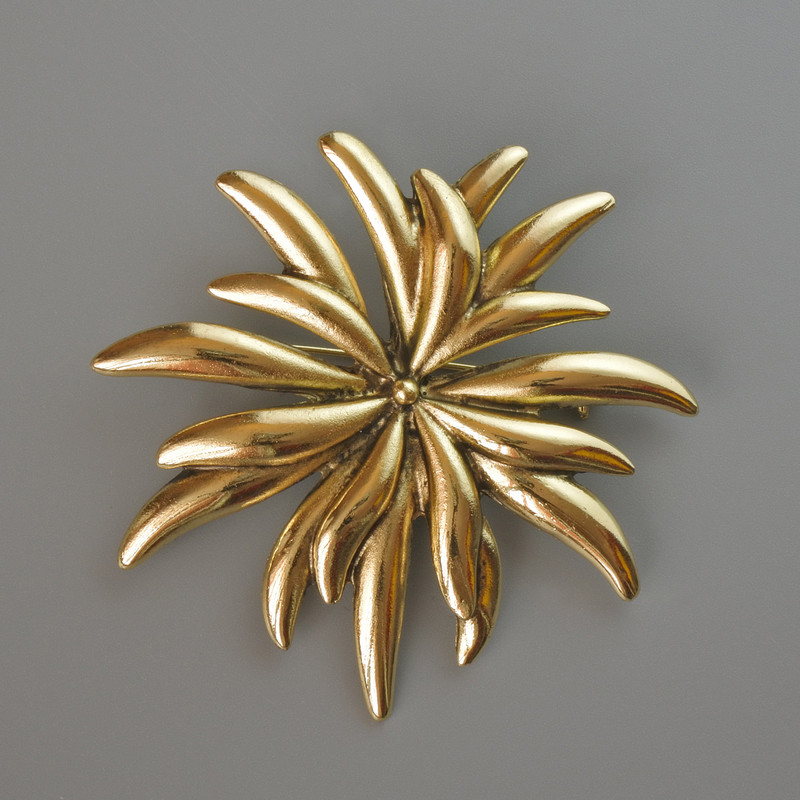 Chrysanthemum Flower Brooch Pendant, Gold-Tone Metal 60x60mm
