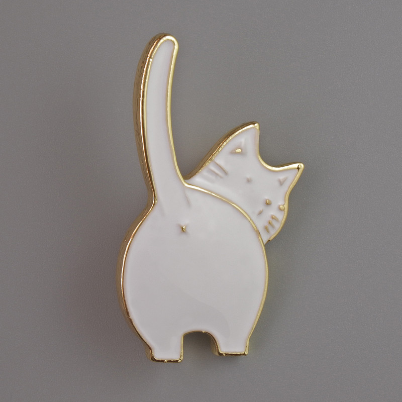 Brooch Cat White Enamel, Gold-Tone Metal 37x20mm