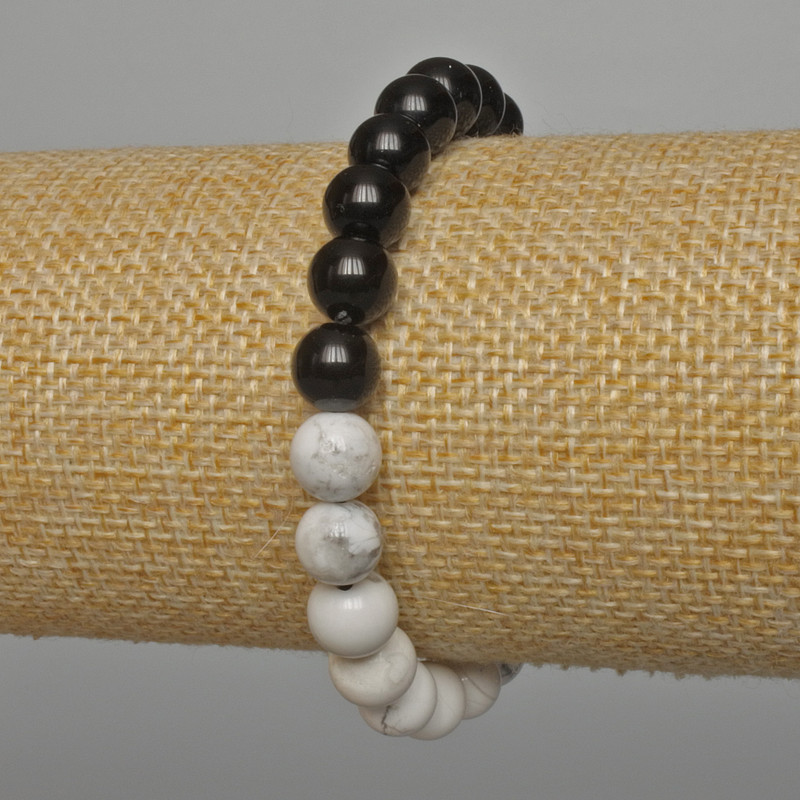 Cacholong and Black Agate Bracelet smooth round bead, diameter 8mm +-, length 18cm +- (stretch)