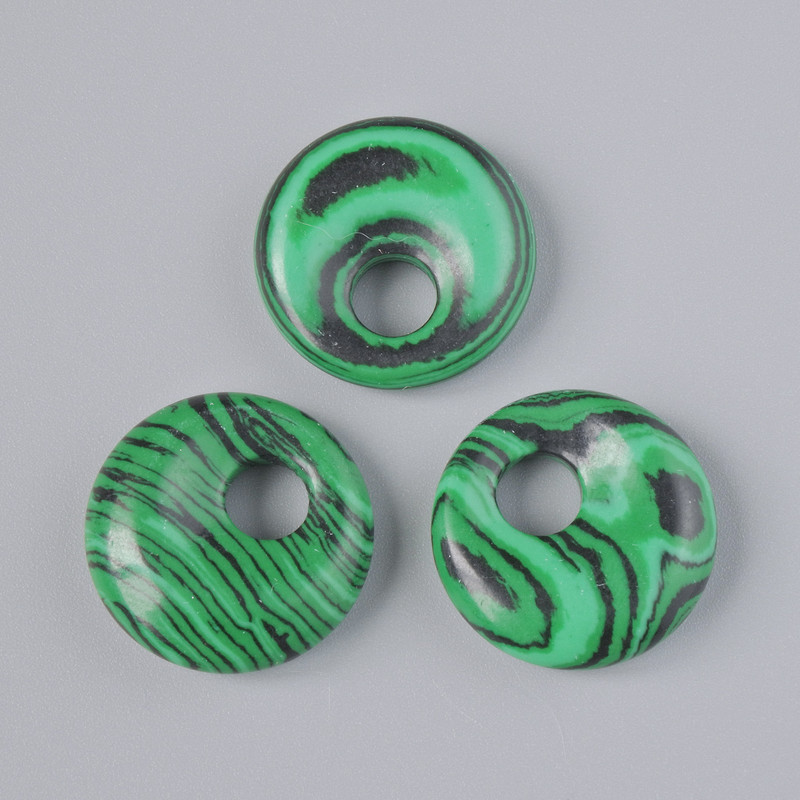 Donut Pendant Malachite (Pressed), diameter 18x5mm+/-, hole diameter 5mm+