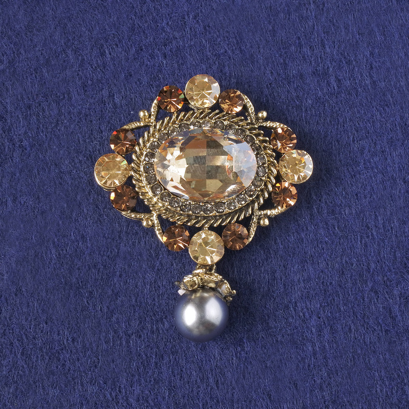 Accent Brooch-Pendant, Yellow Crystals and Rhinestones, Grey Bead, Gold-Tone Metal 48x39mm+