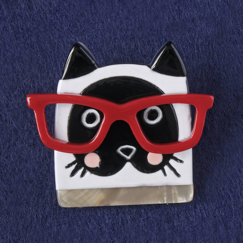Cat Brooch, Red, White and Black Enamel, Mother-of-Pearl, Silver-Tone Metal 36x40mm+