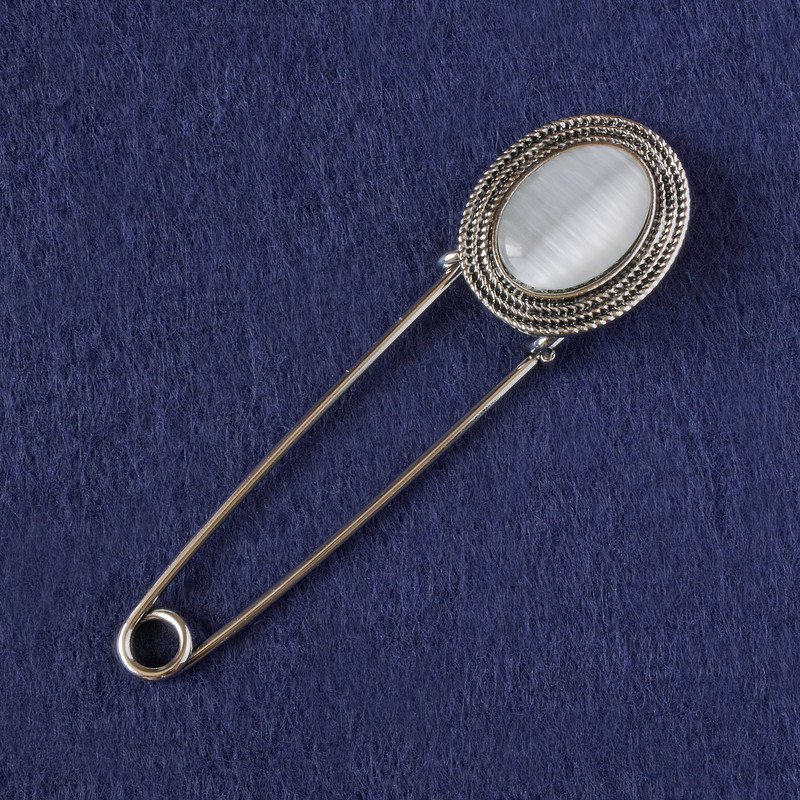 Brooch Pin White Cat's Eye, Silver-Tone Metal 79x21.5mm+