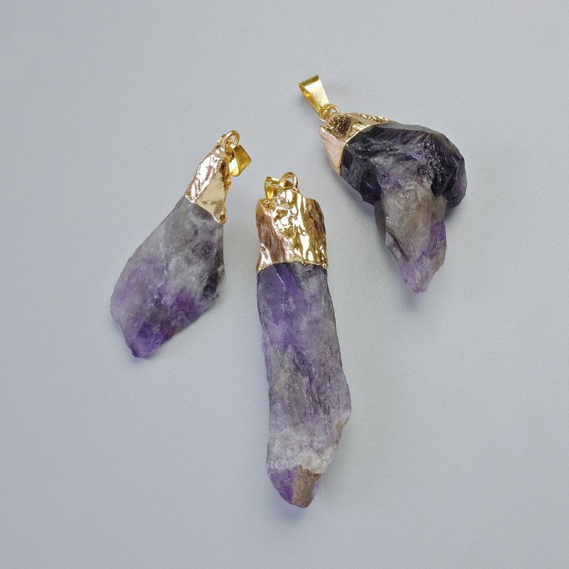 Pendant Raw Amethyst, gold-tone metal, assorted diameter from 37x10mm to 53x16mm+