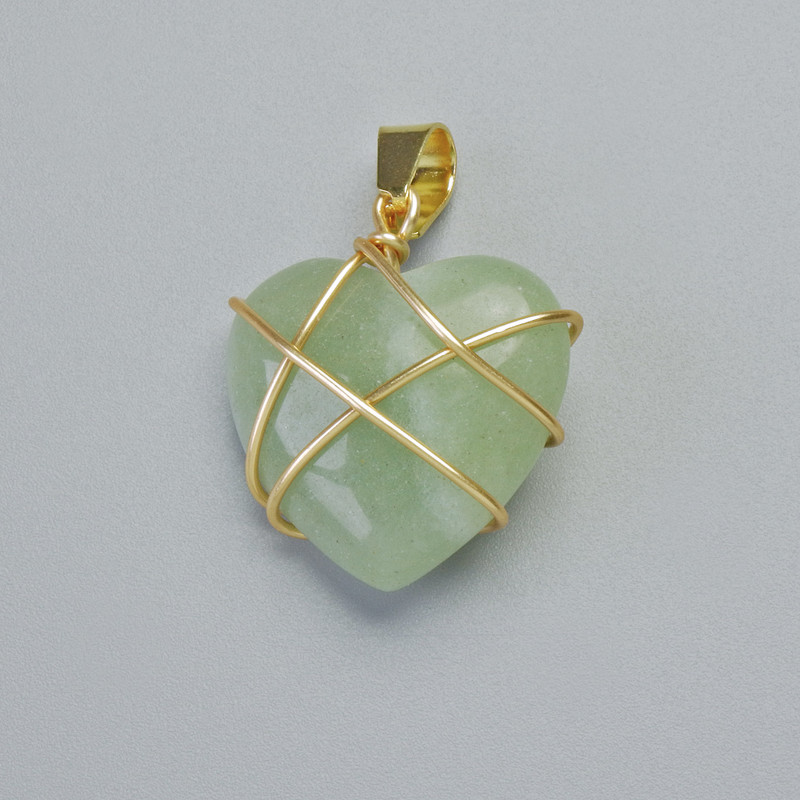 Pendant "Heart" Jade in Gold-Tone Wire Wrap, diameter 20x20mm+-, length 30mm+