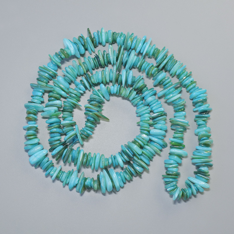 Beads Dyed Sky Blue Mother-of-Pearl chips, diameter 10x2mm+-, length 80cm+- on fishing line