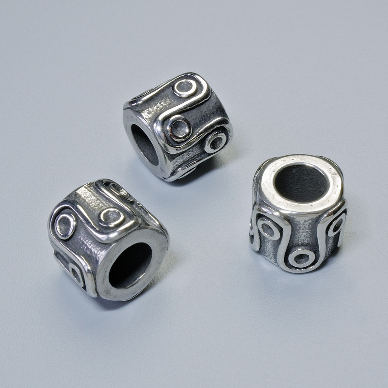 Bead spacer finding, diameter 9x9mm+/-, hole diameter 4.8mm, silver-coloured metal, 1pc