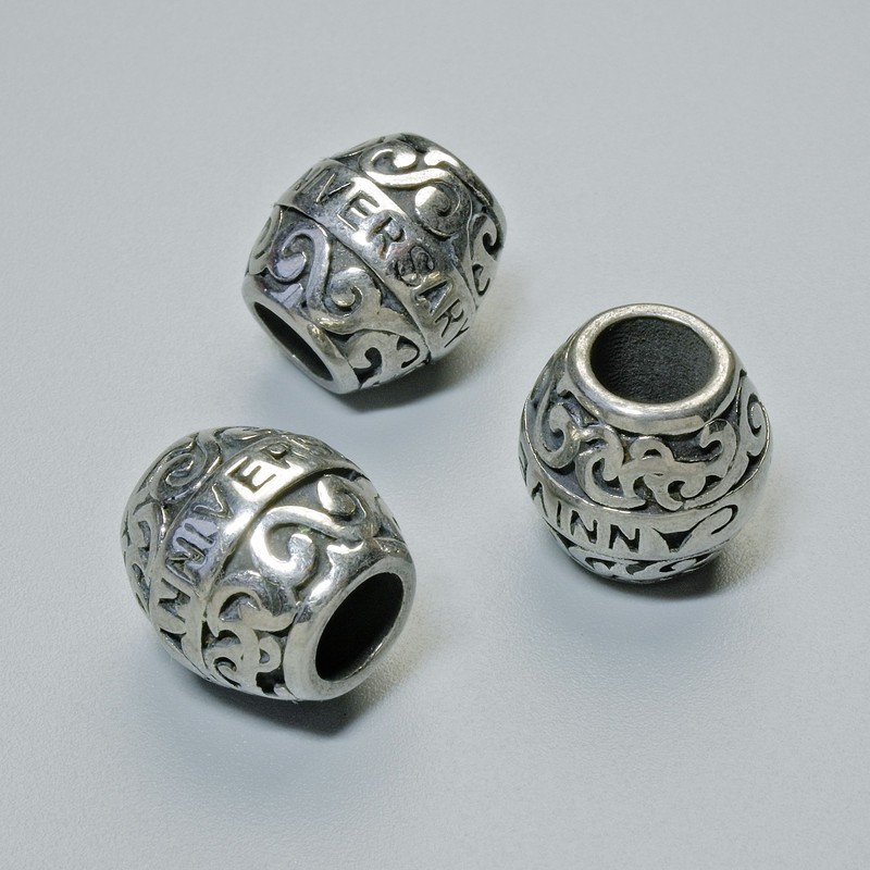 Bead spacer finding, diameter 11x11mm+/-, hole diameter 4.8mm, silver-coloured metal, 1pc
