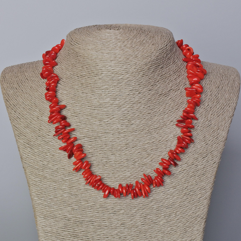 Coral Necklace natural chips, diameter 9x3mm+/-, length 45-47cm+