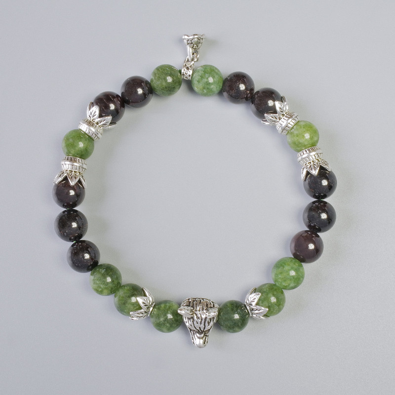 Jadeite & Garnet Bracelet, smooth round beads, diameter 8.5mm +/- (stretch), length 18cm +/- with metal spacers