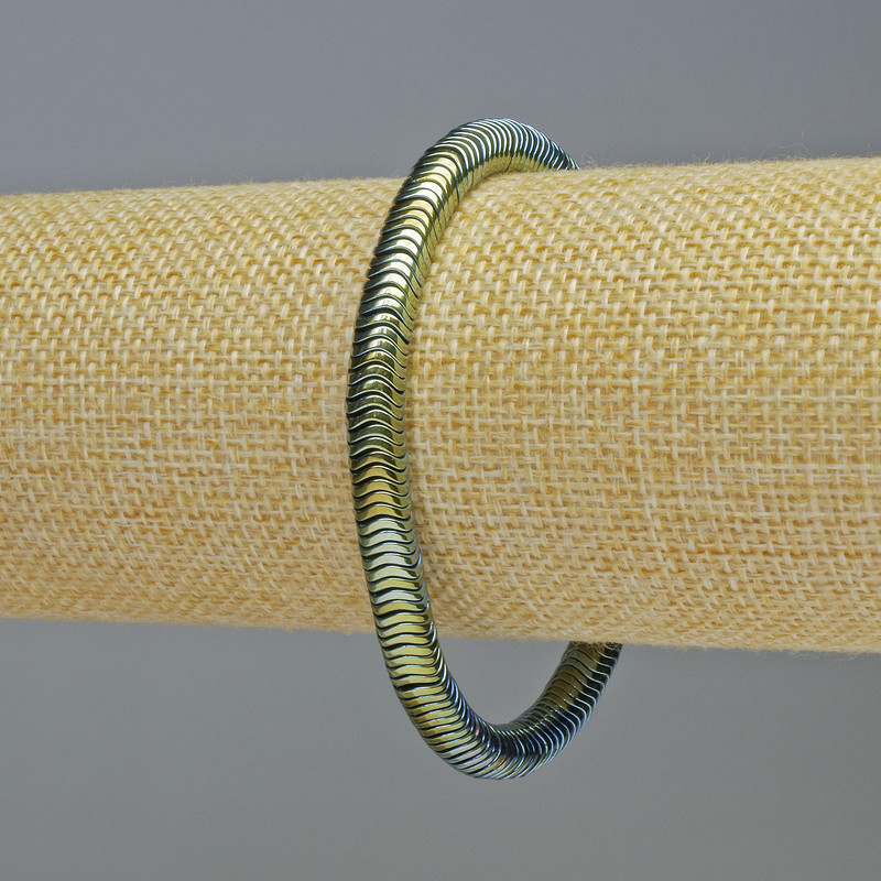 Hematite Bracelet Rondelle Wave Green Chameleon Colour, diameter 6x1mm+/-, length 18cm+/- stretch