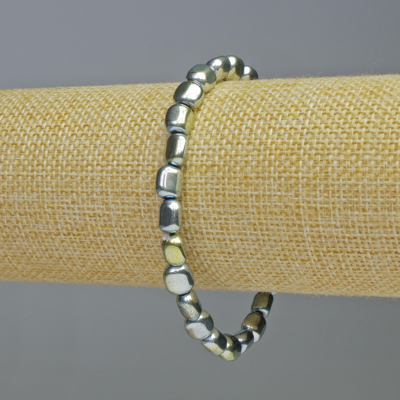 Hematite Bracelet Oval Blue Chameleon Colour, Diameter 7x7mm+-, Length 18cm+- Stretch