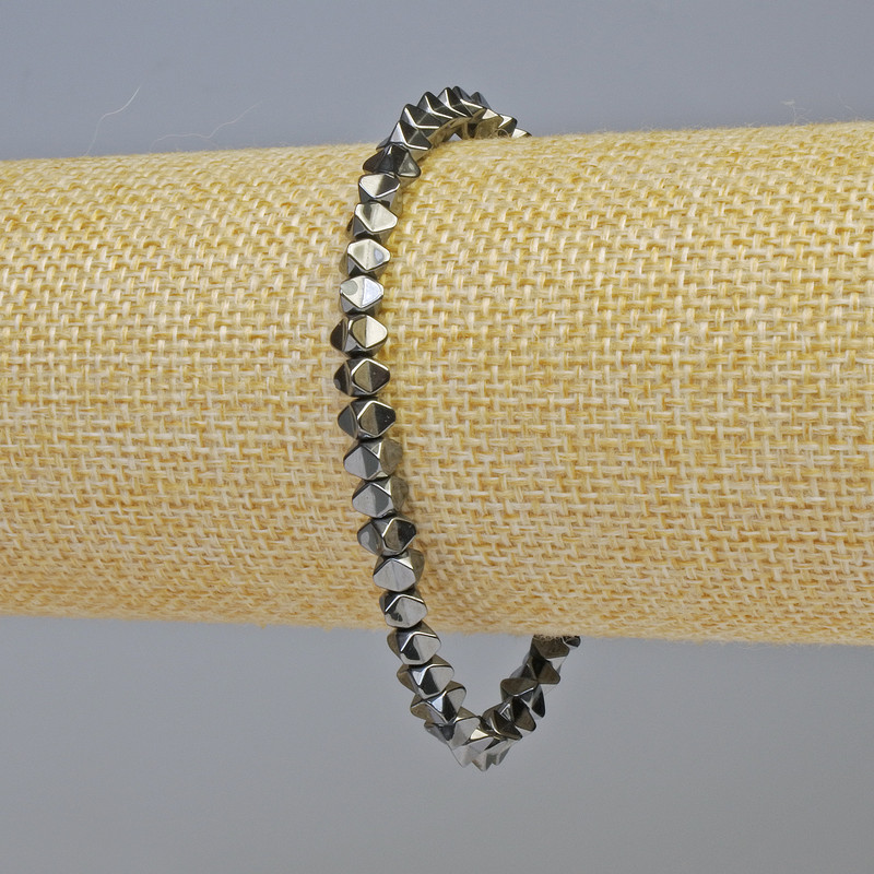 Hematite Bracelet Star Black, diameter 4x4mm+/-, length 18cm+/- stretch