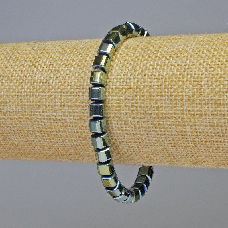 Hematite Bracelet Cubes Chameleon Green, diameter 6x6mm+/-, length 18cm+/- stretch