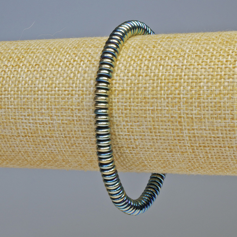 Hematite Bracelet Rondelles Chameleon Green, diameter 6x2mm+/-, length 18cm+/- stretch