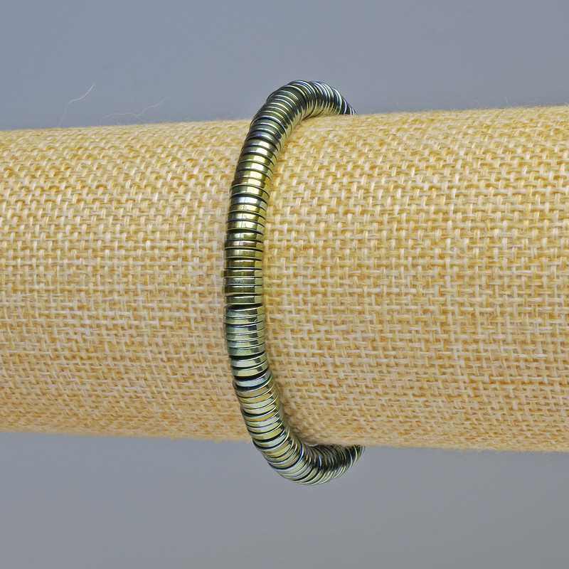Hematite Bracelet Rondelles Colour Chameleon Green, diameter 6x1mm+-, length 18cm+- stretch