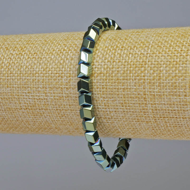 Hematite Bracelet Hexagons Zigzag Colour Green Chameleon, diameter 6x6mm+-, length 18cm+- stretch