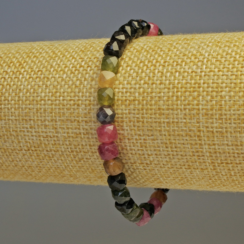 Tourmaline Bracelet, faceted cube 6x5.5mm+/-, length 18cm stretch