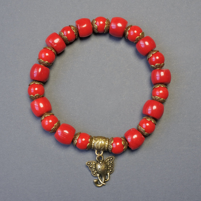 Coral Bracelet, chip beads diameter 10x8mm+/-, coral smooth round beads diameter 8mm+/-, length 18cm, stretch