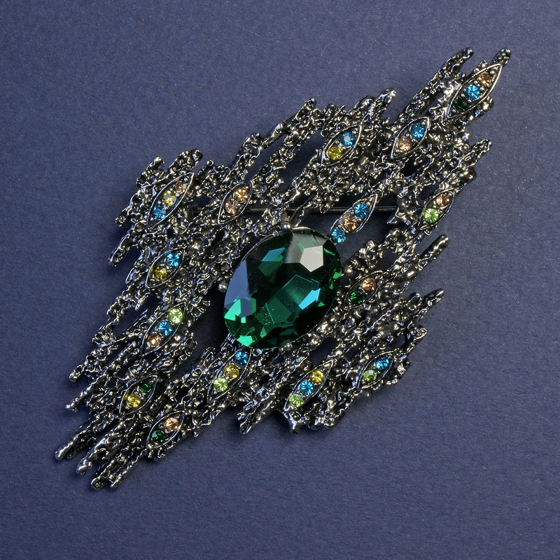 Accent Brooch-Pendant with Green Crystal and Rhinestones, 82x44mm+