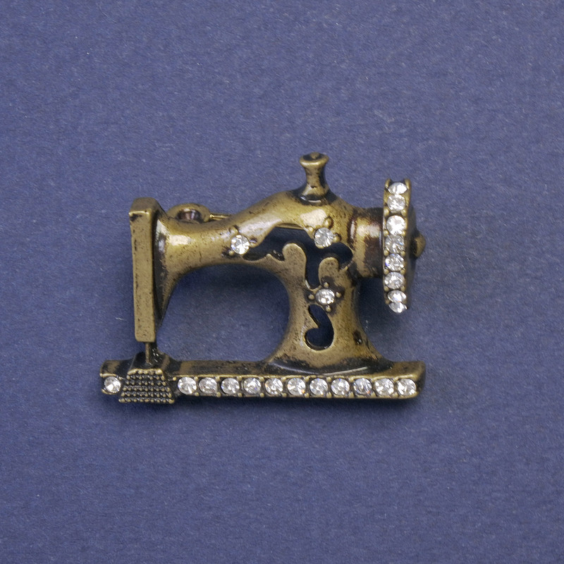Sewing Machine Brooch with White Rhinestones, Antique Gold-Tone Metal, 21x29mm+