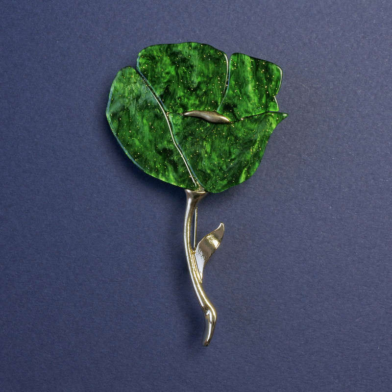 Brooch Green Pearlescent Poppy with Glitter, Gold-Tone Metal, 76x46mm+