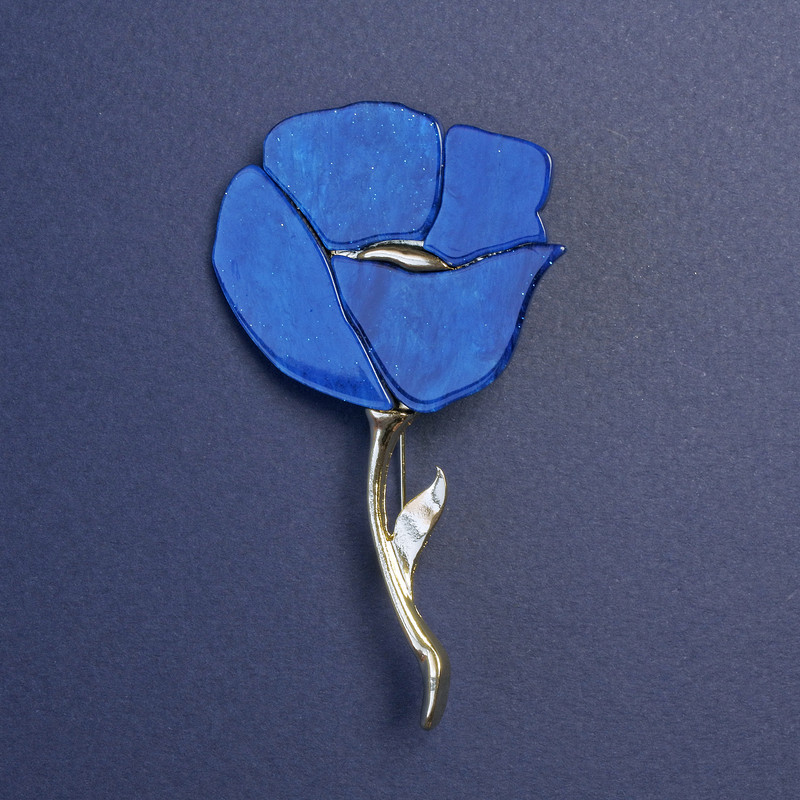Brooch Blue Pearlescent Poppy with Sparkles, Gold-Tone Metal 76x46mm+