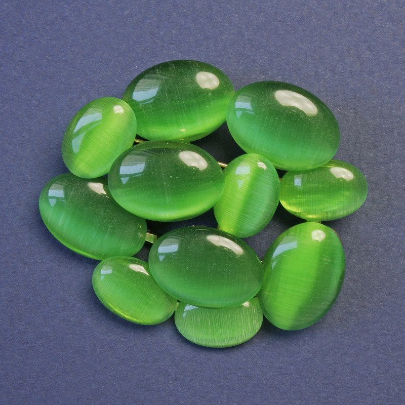 Brooch with Green Cat's Eye Stone (Synthetic) 45x50mm+/- Gold-Tone Metal