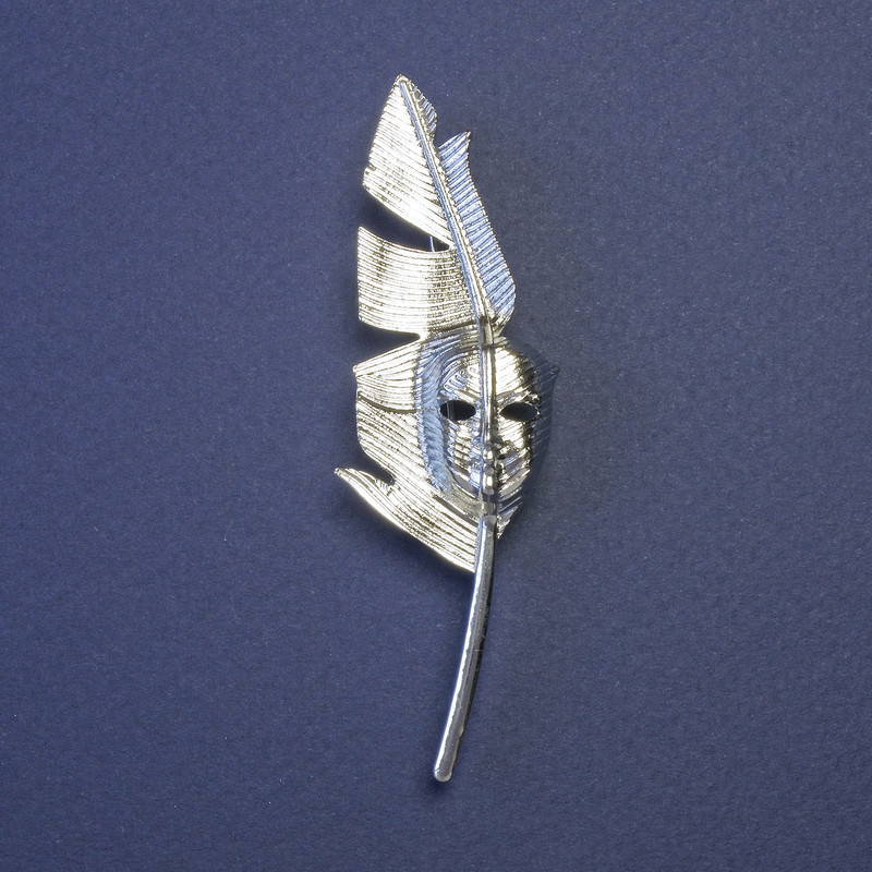 Brooch Pendant Writer's Feather with Mask, silver-tone metal 80x23mm-/+