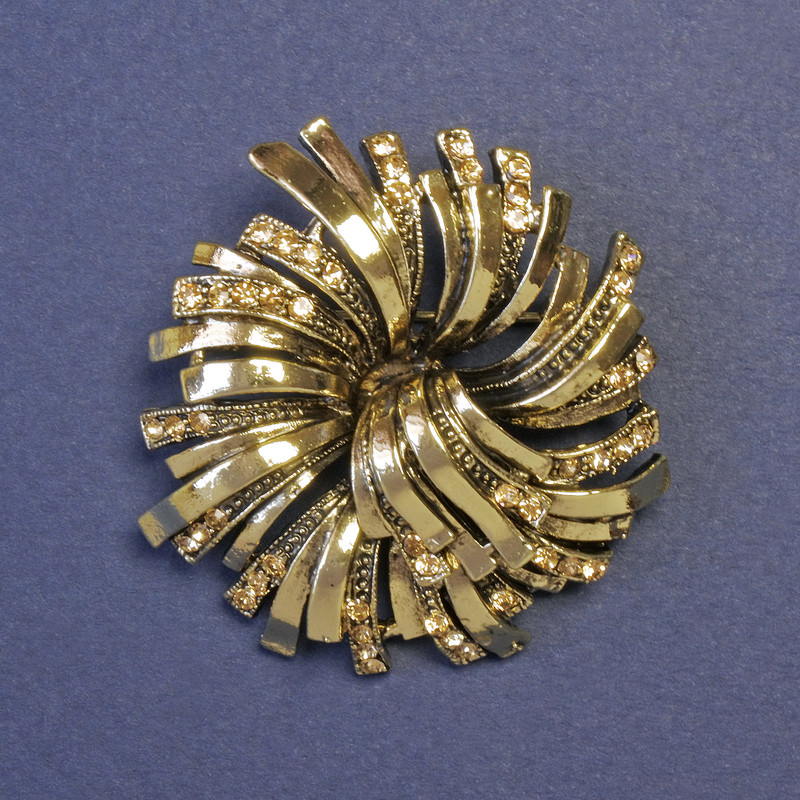 Flower Brooch, Yellow Rhinestones, 39x42mm +/-, Gold-Tone Metal