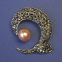 Accent Brooch with Brown Pearl and Grey Rhinestones 45x48mm+/- Bronze Metal