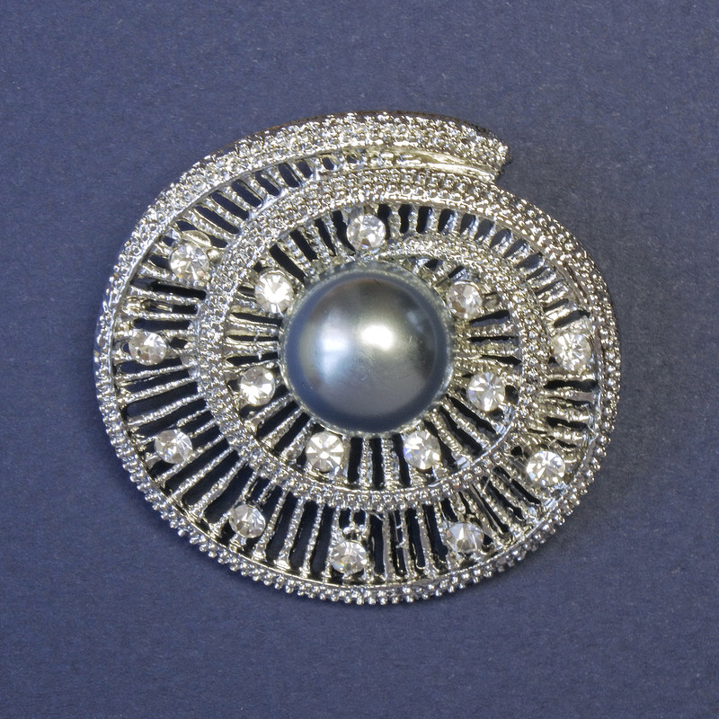 Accent Brooch with Grey Pearl (Faux) and White Rhinestones 42x42mm+- Silver-Tone Metal