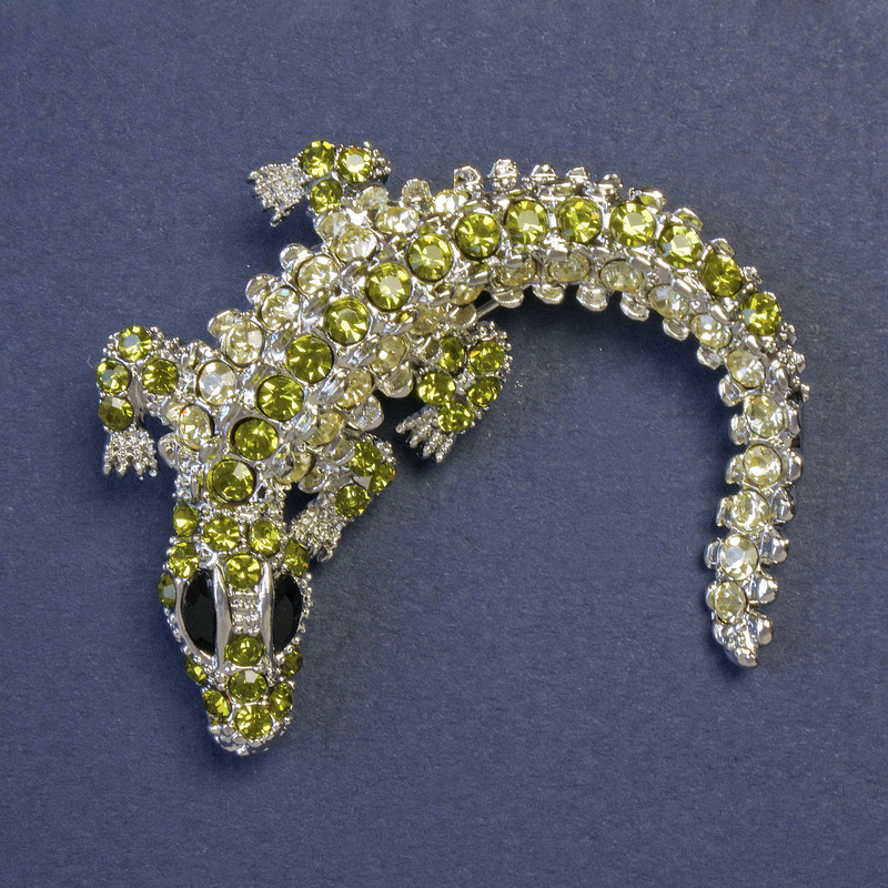 Crocodile Brooch Pendant Studded with White and Green Rhinestones Silver-Tone Metal 49x49mm+