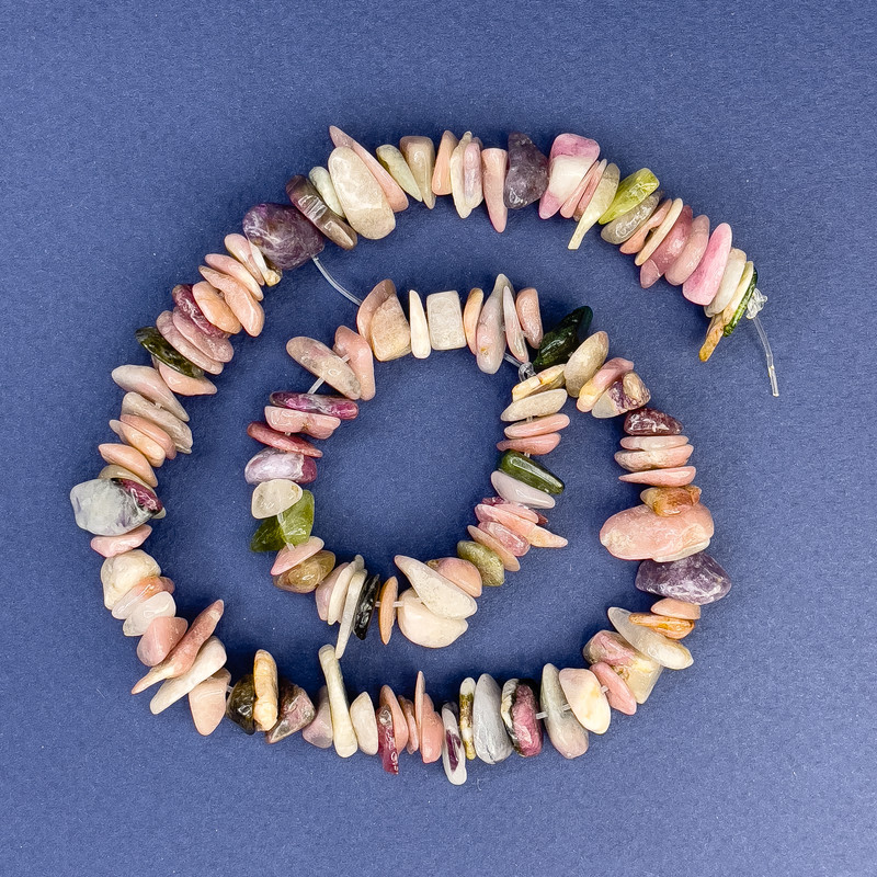 Tourmaline Beads on Thread, natural stone chips, diameter 10-14x3mm+