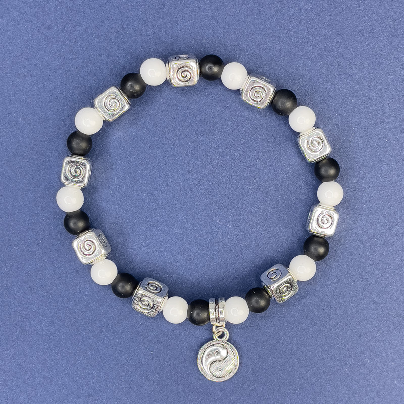 White Agate Bracelet (imitation) round bead, diameter 6mm+- Shungite round bead (imitation), diameter 6mm+-, length 18cm+- stretch