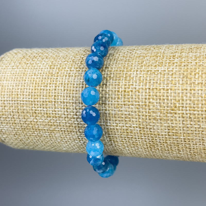 Apatite Bracelet, Faceted Bead 8mm+/-, Length 18cm+/- Stretch