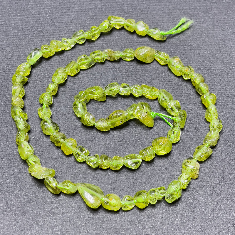 Chrysolite Beads on Thread, Tumbled, Diameter 6x4mm+-, Length 40cm+