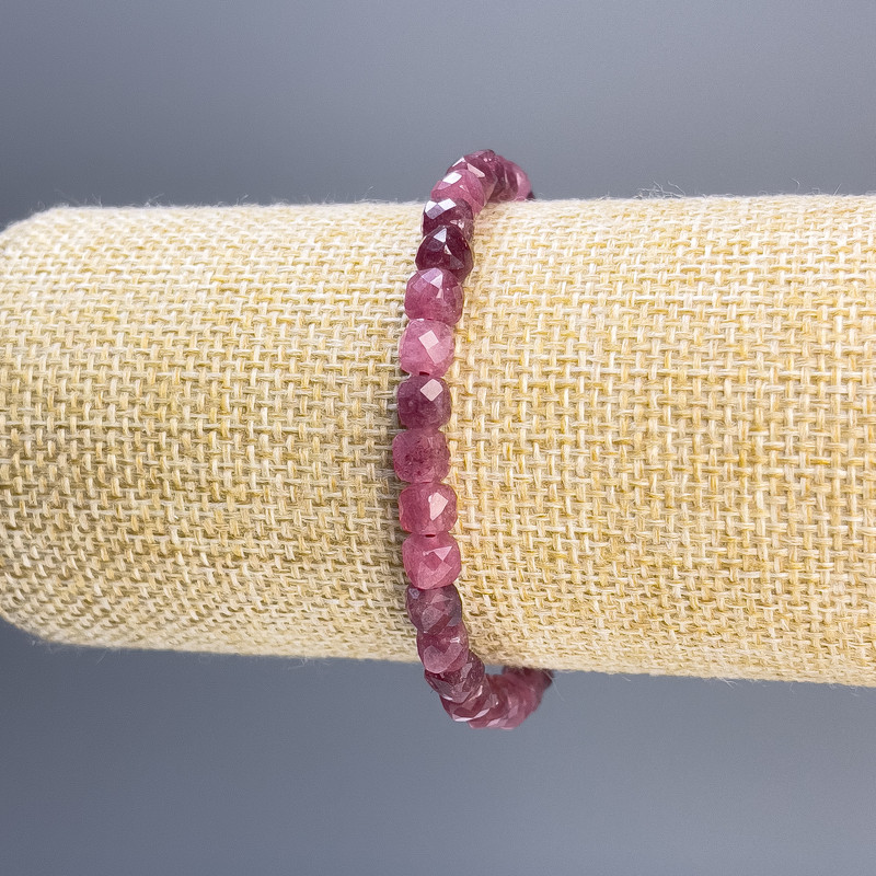 Tourmaline Bracelet, Faceted Cube, Diameter 5mm+-, Length 18cm Stretch