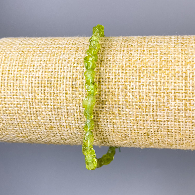 Chrysolite Bracelet, Raw Stone, diameter 5x5mm+/-, length 18cm+/- stretch