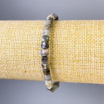 Emerald Bracelet, Faceted Cube, diameter 5x5mm+/-, length 18cm+/- stretch