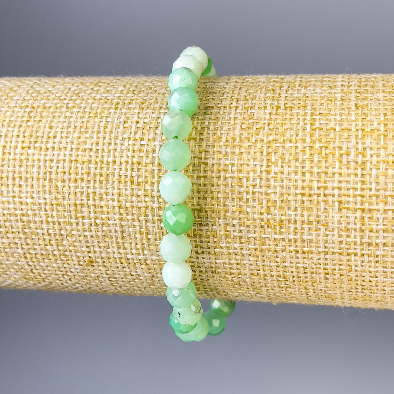 Emerald Faceted Bead Bracelet, diameter 6mm+/-, length 18cm+/- stretch