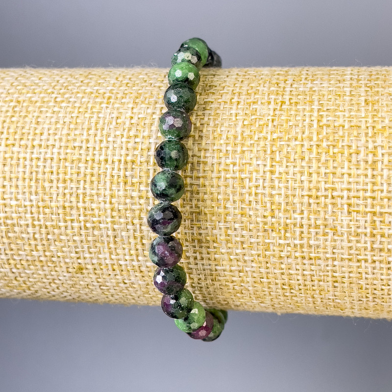 Bracelet Zoisite faceted bead, diameter 6mm+-, length 18cm+- stretch