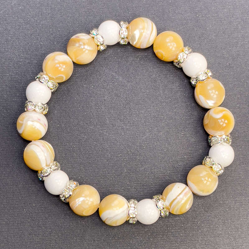 Mother-of-Pearl Bracelet, diameter 10mm+/-, and Agate, diameter 8mm+/-, with metal inserts, length 18cm+/- stretch
