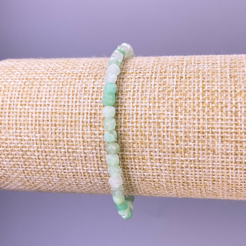 Emerald Faceted Cube Bracelet, diameter 4x4mm+/-, length 18cm+/- stretch